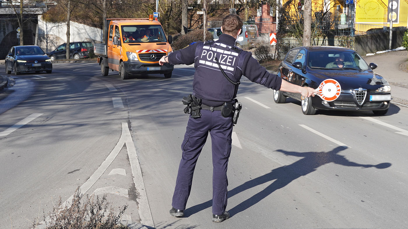 Polizei, Polizeirevier, Trunkenheitsfahrt, Verkehrskontrolle, Atemalkoholtest, Blutentnahme, Fahrtüchtigkeit