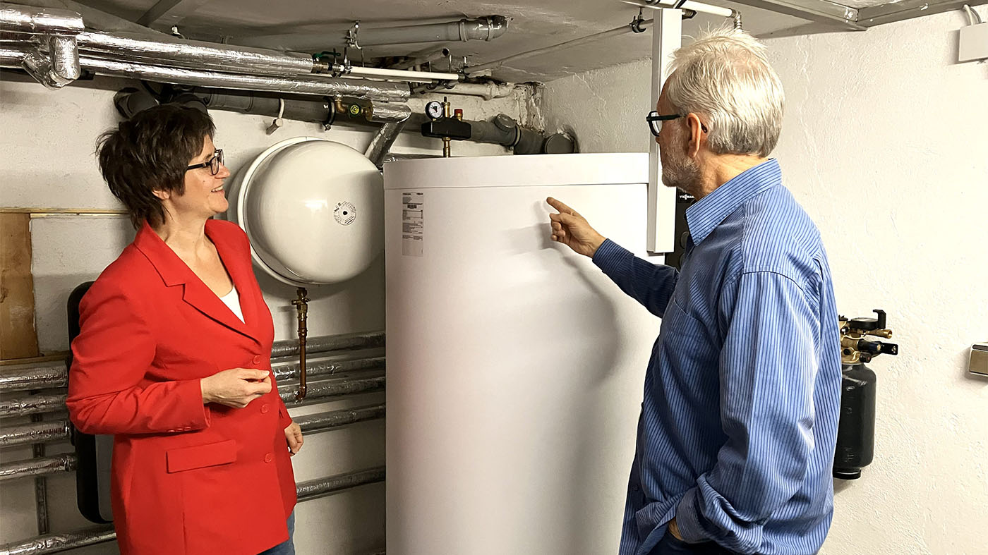 Klimamanagerin Simone Lebherz lässt sich von Manfred Lang