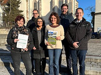 Bildunterschrift: (v. l. n. r.) Franziska Hornung, Projektmanagerin Naturpark Schwäbisch-Fränkischer Wald; Simon Heideker, Baubetriebshof; Elke Hanvi, Tiefbauamt; Edith Reihle, Stadtplanungsamt; Tobias Großmann, Amtsleiter Stadtplanungsamt; Lars Kaltenleitner, Amtsleiter Tiefbauamt | © Naturpark Schwäbisch-Fränkischer Wald, Stadtverwaltung Backnang, Pressestelle
