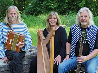 An Erminig Das Repertoire der Band umfasst Tanzlieder und Balladen