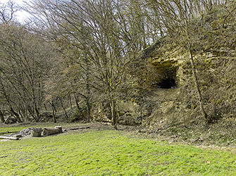 Räuberhöhle im Maubachtal